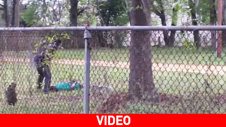 Ντοκουμέντο: Αστυνομικός πυροβολεί και σκοτώνει Αφροαμερικανό