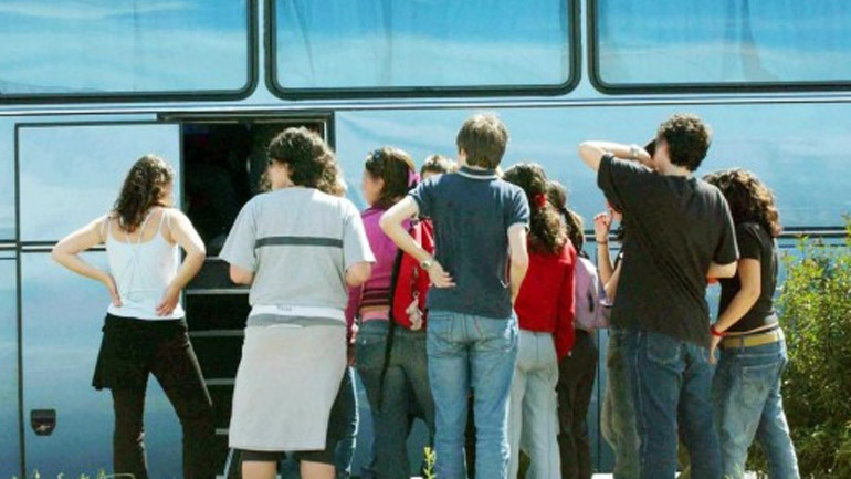 Επιστρέφουν στην Ελλάδα οι «όμηροι» μαθητές από την Άρτα Επιστρέφουν στην Ελλάδα οι «όμηροι» μαθητές από την Άρτα