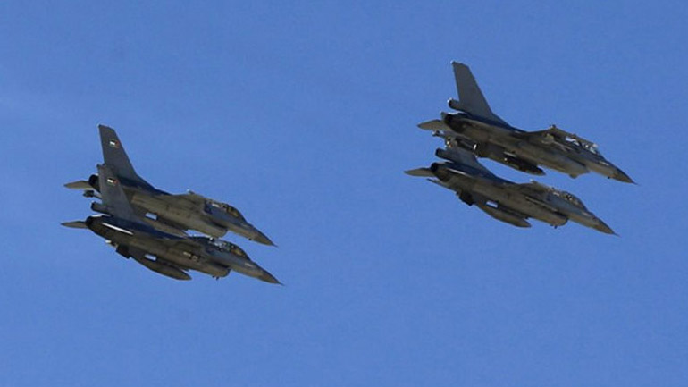 Αεροπορικές επιδρομές κατά τζιχαντιστών σε Ιράκ και Συρία Αεροπορικές επιδρομές κατά τζιχαντιστών σε Ιράκ και Συρία