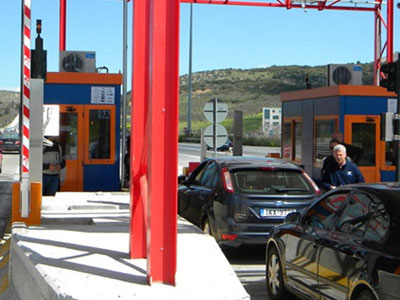 Απομάκρυνση των διοδίων από την Αθήνα ζητεί το Περιφερειακό Συμβούλιο