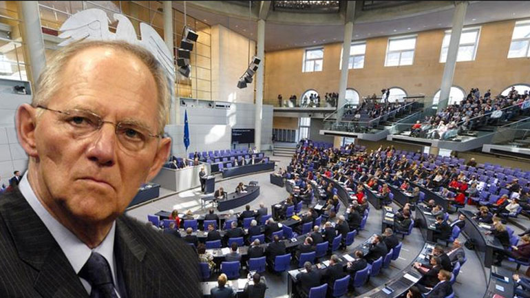 Σόιμπλε στη Μπούντεσταγκ: Η απόφαση δεν είναι εύκολη για κανέναν. Όμως οι όροι δεν άλλαξαν