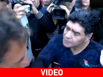 Το χαστούκι του Μαραντόνα σε δημοσιογράφο