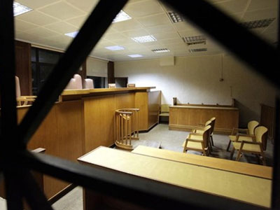 Αρνείται τις κατηγορίες για εμπλοκή στο κύκλωμα των μπράβων η δικηγόρος