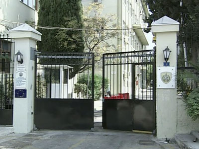 Μολότοφ στο προαύλιο της Γεωγραφικής Υπηρεσίας Στρατού