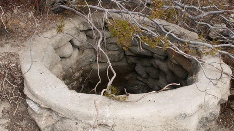 Τώρα: Επιχείρηση ανάσυρσης γυναίκας που έπεσε σε πηγάδι Τώρα: Επιχείρηση ανάσυρσης γυναίκας που έπεσε σε πηγάδι