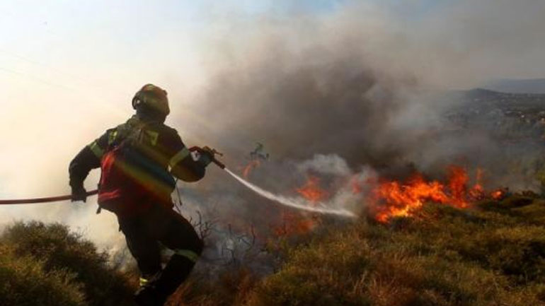 Στις φλόγες δασική έκταση στη Ζάκυνθο Στις φλόγες δασική έκταση στη Ζάκυνθο