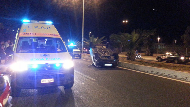 Ένας νεκρός και τρεις τραυματίες από τροχαίο στη Λ. Κηφισίας Ένας νεκρός και τρεις τραυματίες από τροχαίο στη Λ. Κηφισίας