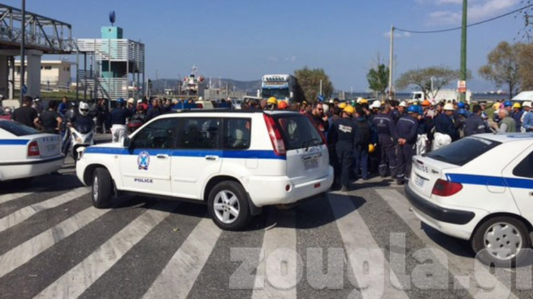 Σε κρίσιμη κατάσταση 5 τραυματίες από τη φωτιά στον Ασπρόπυργο