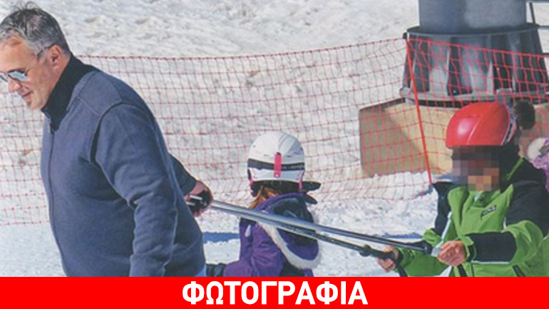 O Μάκης Βορίδης χαλαρώνει με την οικογένεια κάνοντας σκι στον Παρνασσό