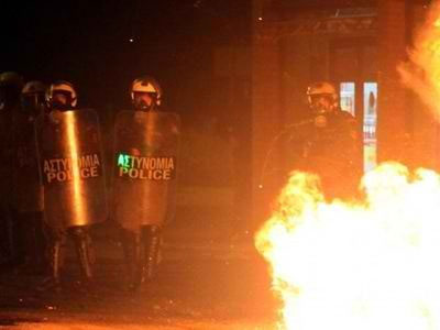 Επίθεση με μολότοφ στην Ιπποκράτους