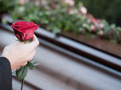 Απάτη σε βάρος δήμου της Αττικής από γραφείο τελετών