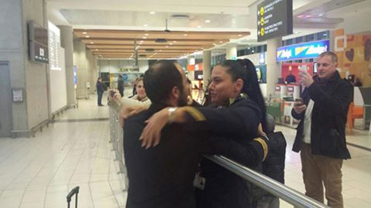 Συγκίνηση κατά την ολοκλήρωση της τελευταίας πτήσης