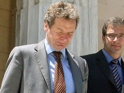 Η τρόικα ασκεί βέτο στο μέτρο των 100 δόσεων για την αποπληρωμή χρεών Η τρόικα ασκεί βέτο στο μέτρο των 100 δόσεων για την αποπληρωμή χρεών