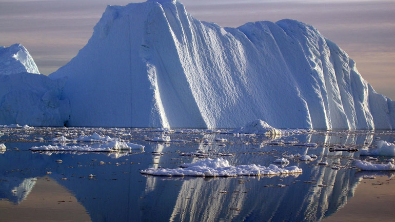 Λιώνουν οι πάγοι στην Αρκτική