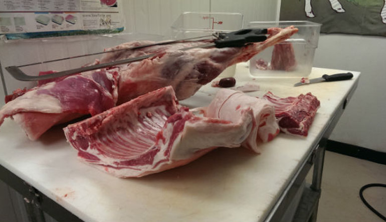 Κατάσχεση ληγμένου κρέατος στου Ρέντη