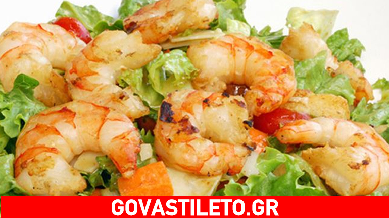 Νόστιμη σαλάτα με γαρίδες και μακαρόνια