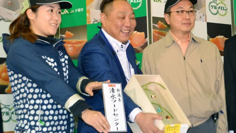 Πεπόνια… πολυτελείας πωλήθηκαν για πάνω από 11.000 ευρώ!