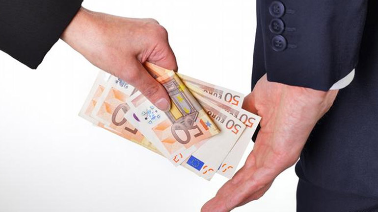 «Άνθισε» η διαφθορά στη Ρουμανία το 2014