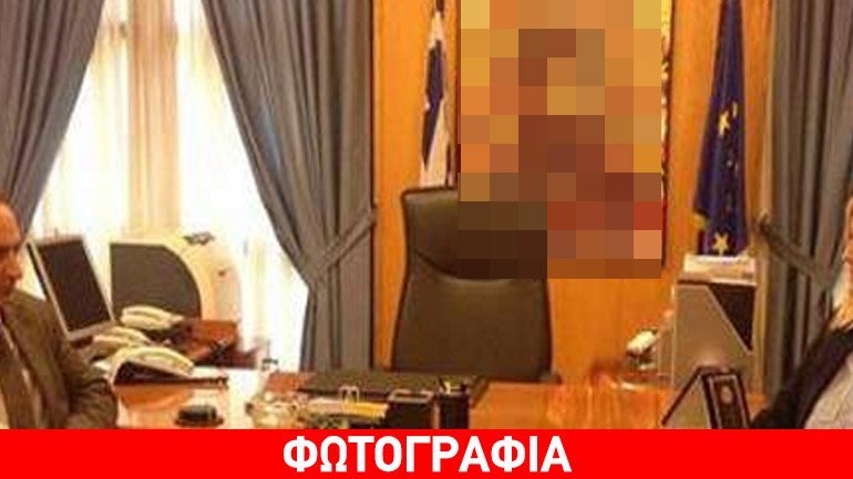 Ο πίνακας στο γραφείο του αναπληρωτή υπουργού Υποδομών