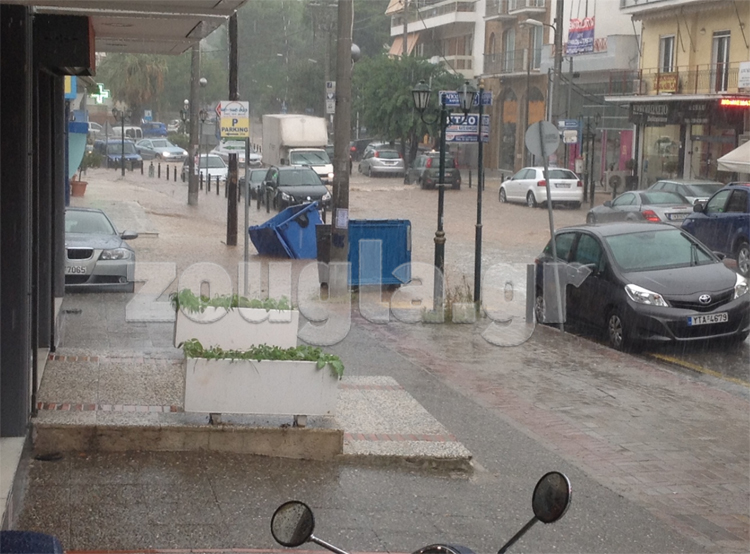 Eικόνες από την οδό Ελ. Βενιζέλου στη Ν. Ερυθραία/ Φωτό αναγνώστη