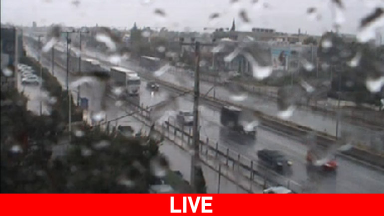 Έντονη βροχόπτωση στα βόρεια προάστια