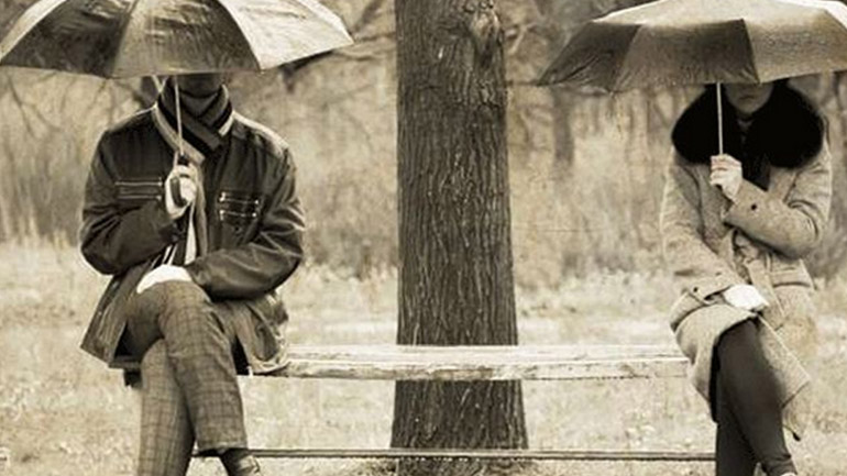 Στο ίδιο έργο θεατές: Γιατί επιλέγουμε διαρκώς τα λάθος άτομα στις σχέσεις;