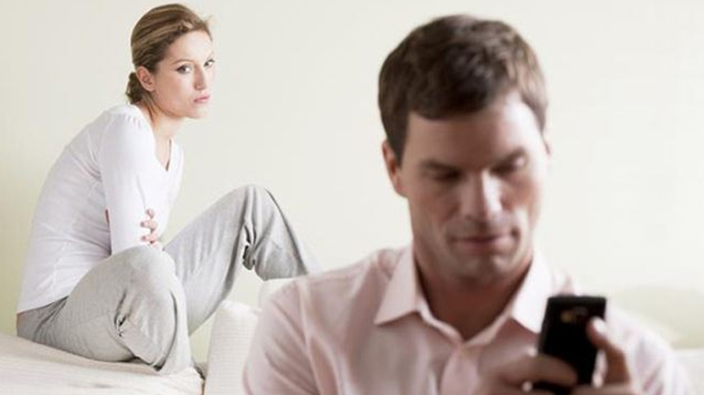 Tα οκτώ πράγματα που κάνουν τους άντρες έξαλλους από ζήλια!