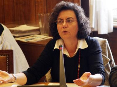 Βαλαβάνη: Μειώνεται στα 20 ευρώ η ελάχιστη δόση – Δυνατότητα κουρέματος των οφειλών κατά 50%