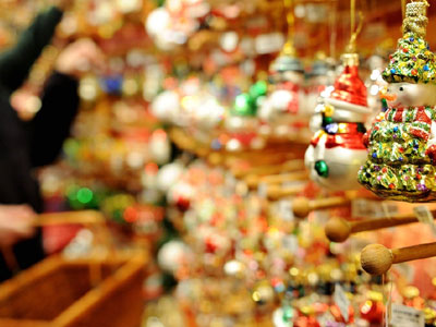 Από το Σάββατο αρχίζει το εορταστικό ωράριο