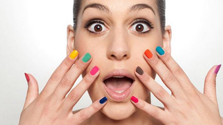 Διαλέξτε το χρώμα που θα βάψετε τα νύχια σας ανάλογα με τον… χαρακτήρα σας