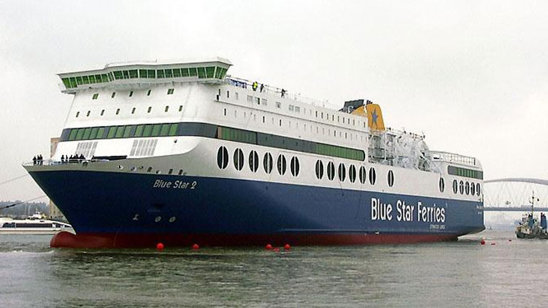 Στον Πειραιά με 1.100 μετανάστες το «Blue Star 2» – To απρόοπτο που καθυστέρησε για 3 ώρες την άφιξη