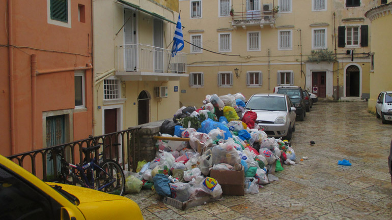 Σύσκεψη στο Υπ. Εσωτερικών για τα απορρίμματα στα νησιά του Αιγαίου