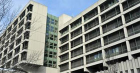 H εισαγγελία θεωρεί δεδομένο ότι ένα μέρος των χρημάτων που έλαβαν οι δύο Γερμανοί πρώην βουλευτές «διατέθηκε για τη δωροδοκία πολιτικών και κρατικών αξιωματούχων στην Ελλάδα»