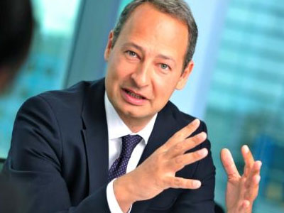 «Να δοθεί στους Έλληνες μια έντιμη ευκαιρία»