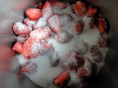 Φυσικό πίλινγκ με φράουλες! Φυσικό πίλινγκ με φράουλες!