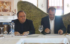 Εδώ ο Μάρκος Καραμπέρης με τον Κυριάκο Βελόπουλο κατά την περίοδο των αυτοδιοικητικών εκλογών 