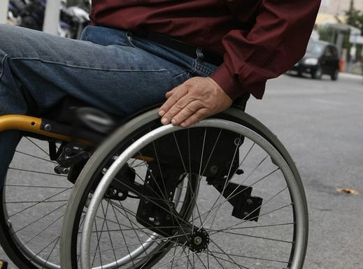 Κατέλαβαν τα γραφεία του ΙΚΑ μέλη της κίνησης Ατόμων με Αναπηρία