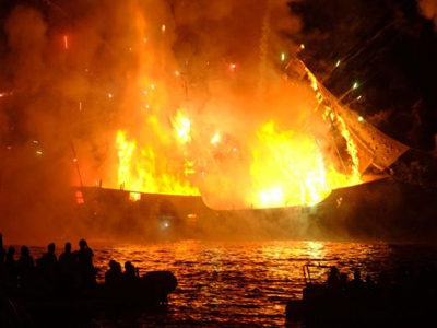 Αναβίωσε το έθιμο της «Αρμάτας» στις Σπέτσες