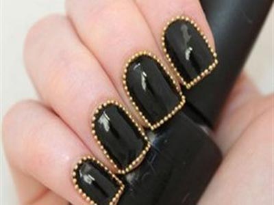 Halo manicure: Η νέα τάση στο μανικιούρ