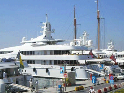 Στο ΣτΕ κατά της επέκτασης της Μαρίνας Ζέας