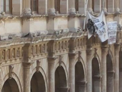 Ηράκλειο: Αλληλέγγυοι του Νίκου Ρωμανού κατέλαβαν συμβολικά το δημαρχείο Ηράκλειο: Αλληλέγγυοι του Νίκου Ρωμανού κατέλαβαν συμβολικά το δημαρχείο