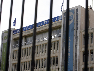 Αντιδρούν στην αναδιάρθρωση της ΕΡΤ αντιπολίτευση και συνδικαλιστές