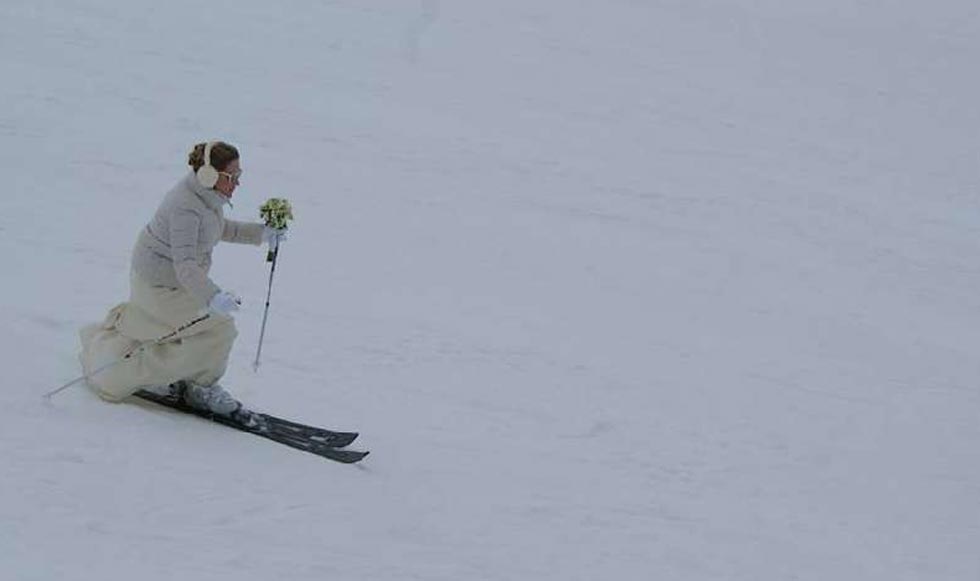 Νύφη σε… λευκό φόντο