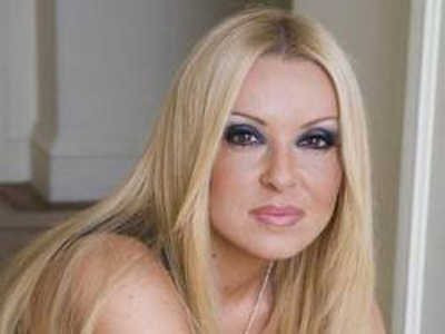 14 χρόνια μικρότερος ο σύντροφός της‏