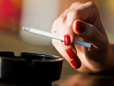 Αρνητικό ρεκόρ για τις γυναίκες καπνίστριες στην Ελλάδα Αρνητικό ρεκόρ για τις γυναίκες καπνίστριες στην Ελλάδα