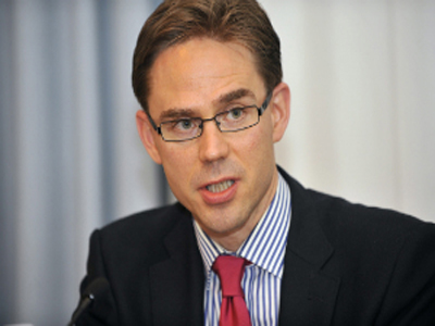 «Θα συμμετάσχουμε στο πρόγραμμα δανεισμού της Ελλάδας»