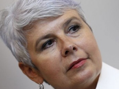 Προβληματισμός για τις εθνικιστικές «κορώνες» της πρωθυπουργού Κόσορ