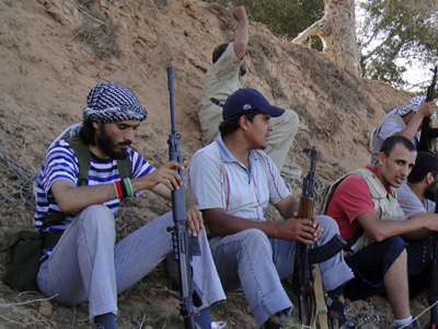 Πολεμοφόδια προς τους Λίβυους αντικαθεστωτικούς απέστειλε η Γαλλία