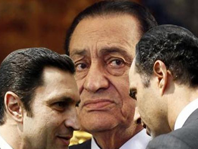 Αναβλήθηκε η δίκη των Mubarak