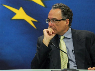 Διαψεύδει το ΥΠΟΙΚ τα περί εργασιακής εφεδρείας στους μόνιμους υπαλλήλους